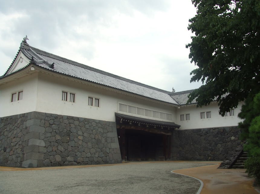 二の丸東大手門