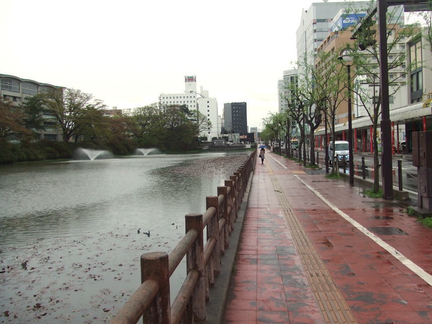 広小路と大手門の堀