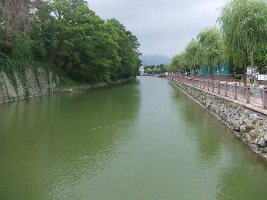 東御門前の橋から見た中堀