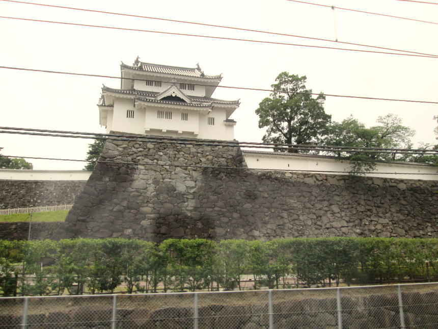 甲府駅到着直前に見えた稲荷櫓
