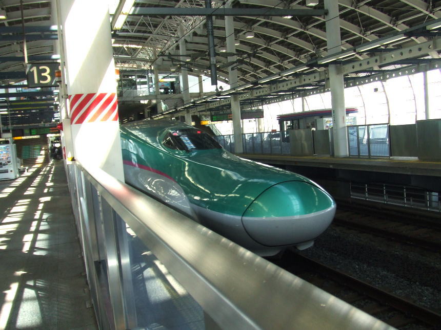 ＪＲ八戸駅13番ホーム