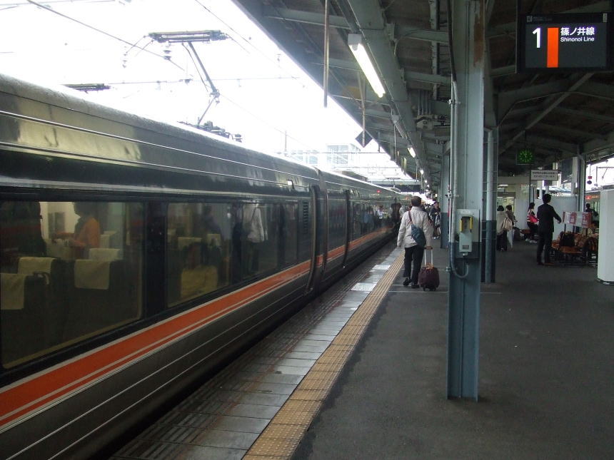 松本駅　1番ホーム
