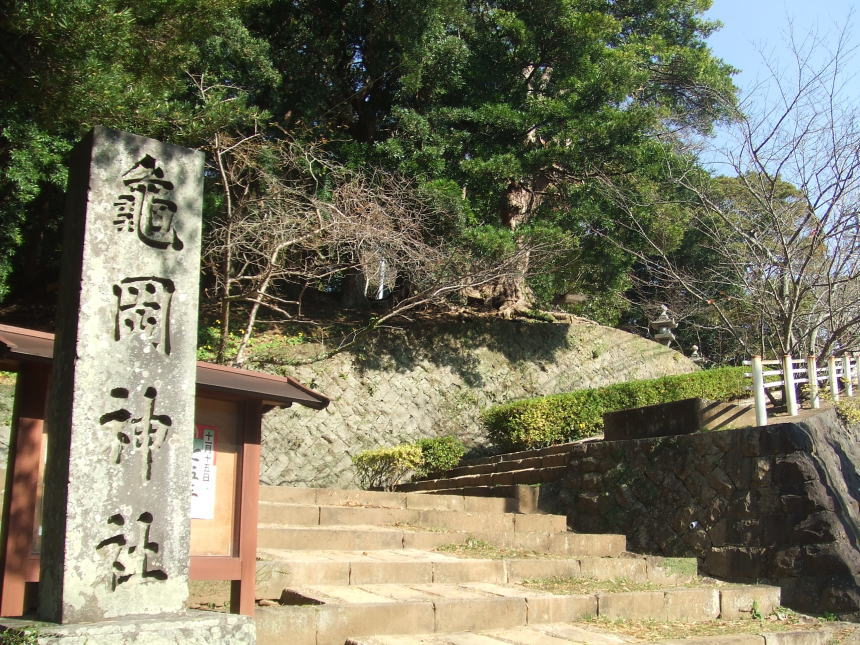 亀岡神社参道入口