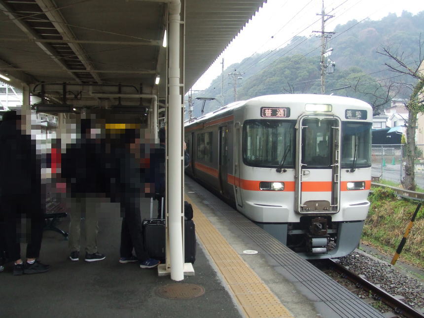 興津駅3番ホーム