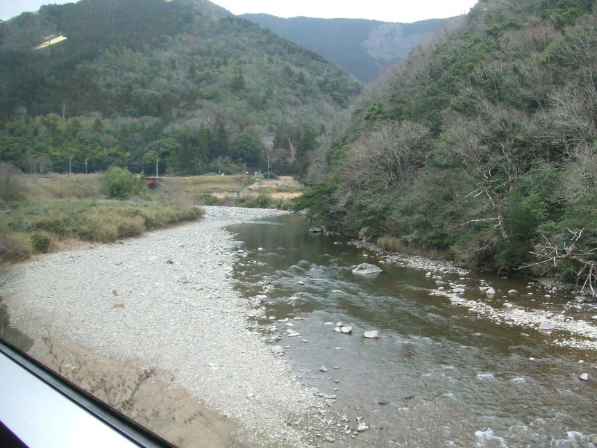 山中の車窓