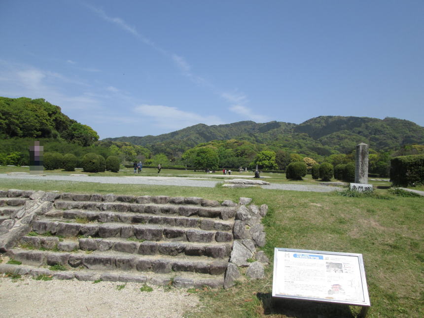 大宰府政庁南門跡