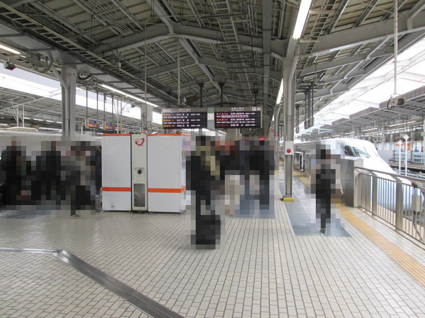 新大阪駅21・22番ホーム
