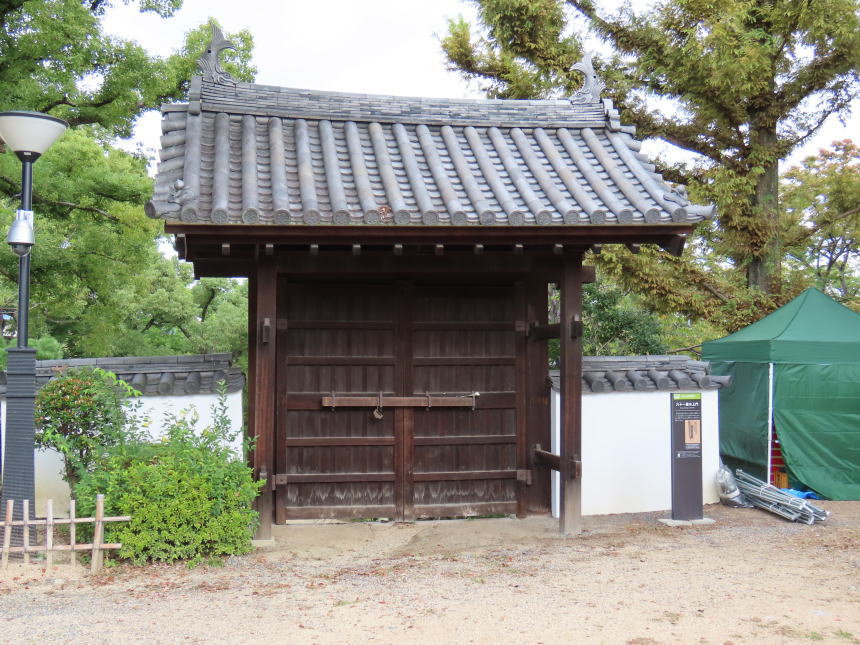 六十一雁木上門（内側）