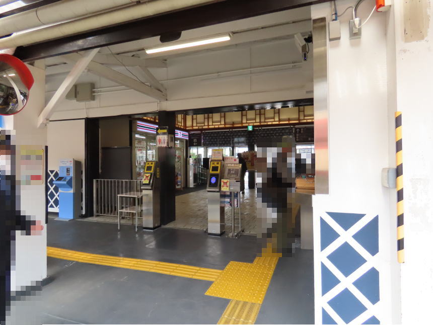 津山駅改札（内側）