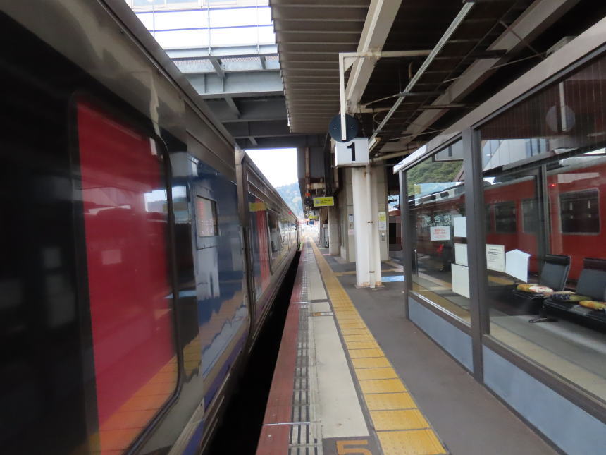 倉吉駅1番ホーム